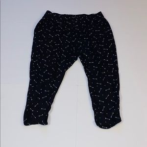 TORRID Arrow Capri Bottoms